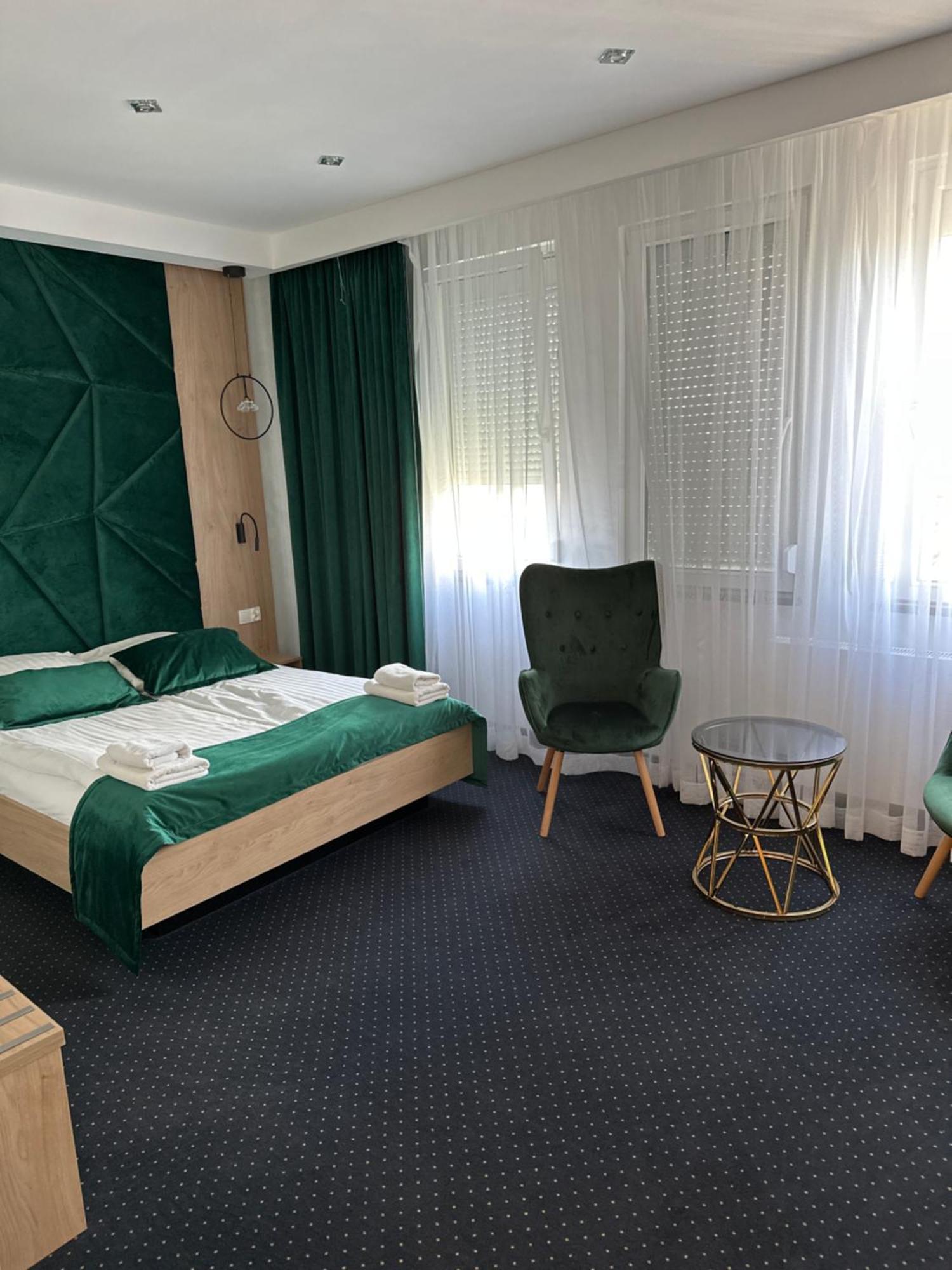 Diament I Brylant Hotel Rawicz Exterior photo