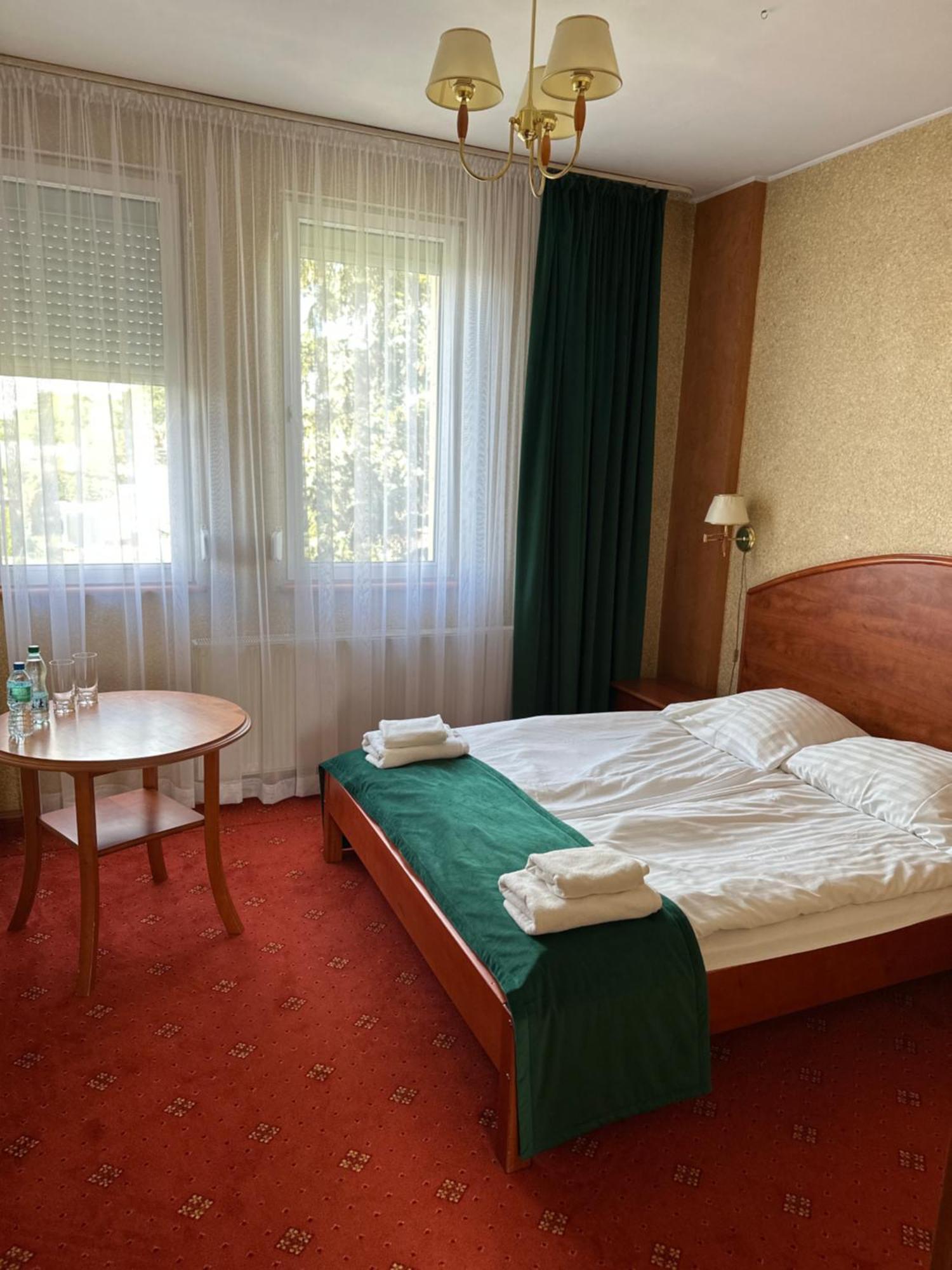 Diament I Brylant Hotel Rawicz Exterior photo